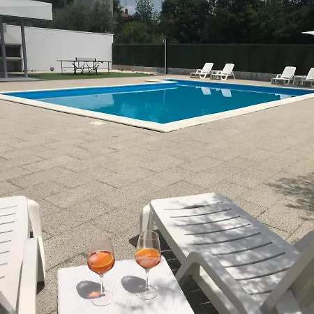 Laurus Bed & Breakfast Buje